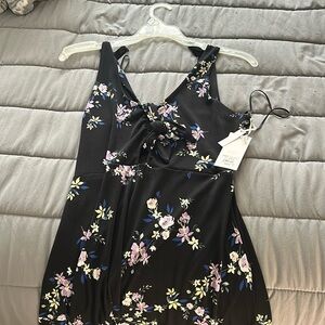 Nice dress that is perfect for events like fancy dinners, weddings etc. size xs